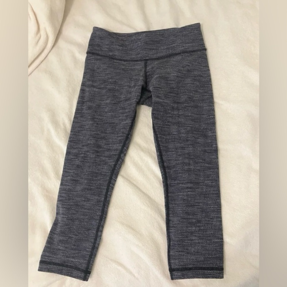 Lululemon Grey Cropped Leggings